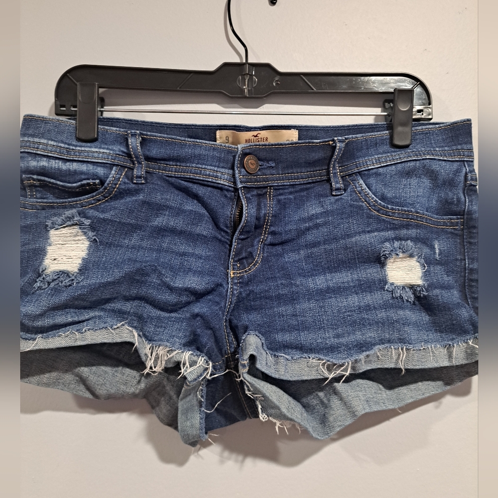 Hollister size 9 distressed shorts